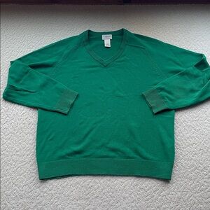 L.L. Bean Men's Emerald V-Neck Lambs Wool Sweater Size Medium